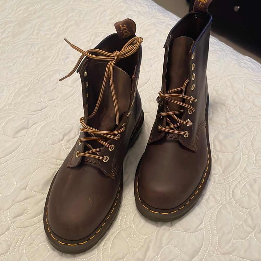 Dr. Martins Air Wave Crazy Horse Leather Boots